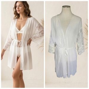 White Lace Trim Kimono Robe Women's Size Medium by In Bloom